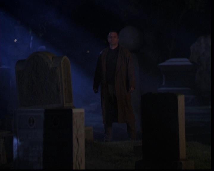 Charmed-Online-dot-net_309SleuthingWithTheEnemy2075.jpg Charmed-Online-dot-net_309SleuthingWithTheEnemy2075.jpg