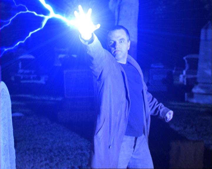 Charmed-Online-dot-net_309SleuthingWithTheEnemy2098.jpg Charmed-Online-dot-net_309SleuthingWithTheEnemy2098.jpg