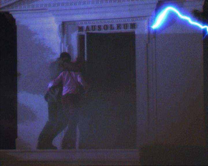 Charmed-Online-dot-net_309SleuthingWithTheEnemy2112.jpg Charmed-Online-dot-net_309SleuthingWithTheEnemy2112.jpg