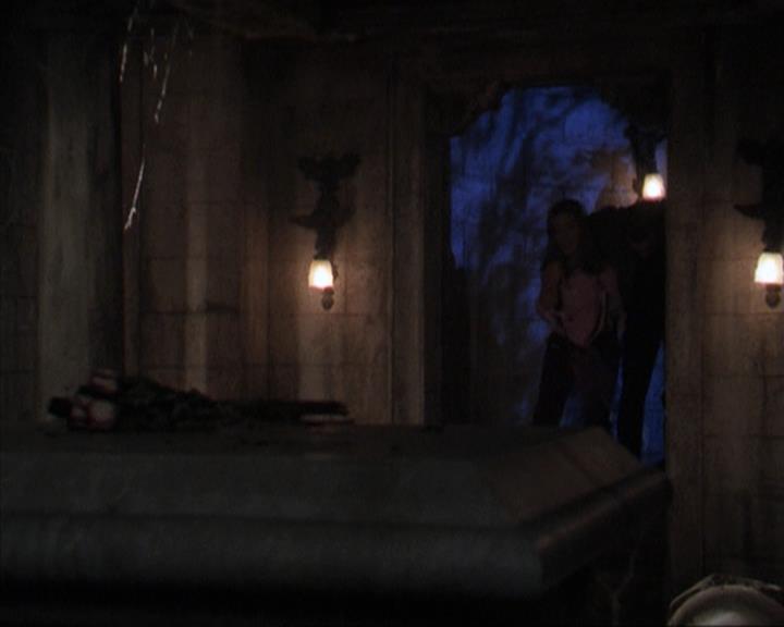 Charmed-Online-dot-net_309SleuthingWithTheEnemy2115.jpg Charmed-Online-dot-net_309SleuthingWithTheEnemy2115.jpg