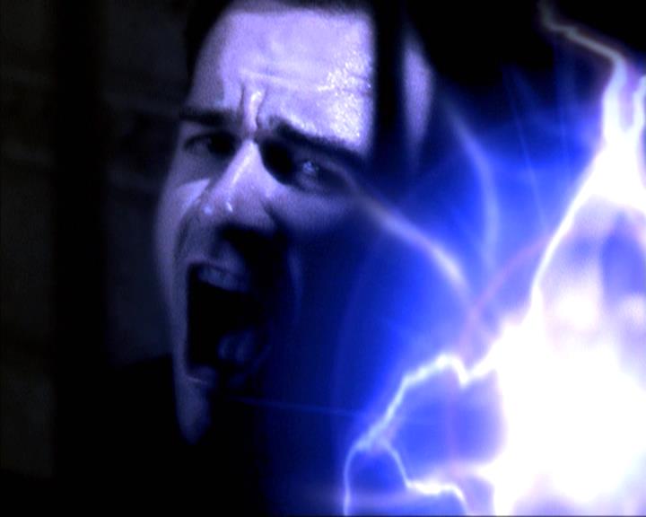 Charmed-Online-dot-net_309SleuthingWithTheEnemy2165.jpg Charmed-Online-dot-net_309SleuthingWithTheEnemy2165.jpg