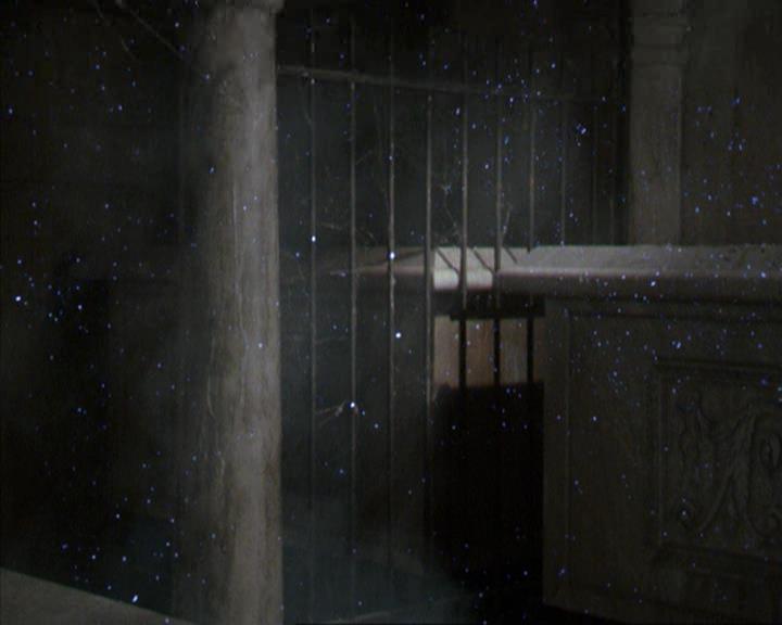 Charmed-Online-dot-net_309SleuthingWithTheEnemy2171.jpg Charmed-Online-dot-net_309SleuthingWithTheEnemy2171.jpg