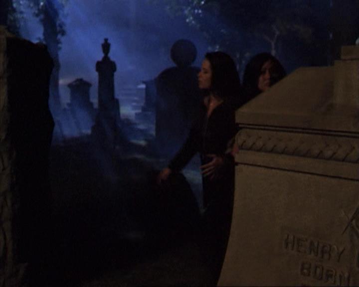 Charmed-Online-dot-net_309SleuthingWithTheEnemy2187.jpg Charmed-Online-dot-net_309SleuthingWithTheEnemy2187.jpg