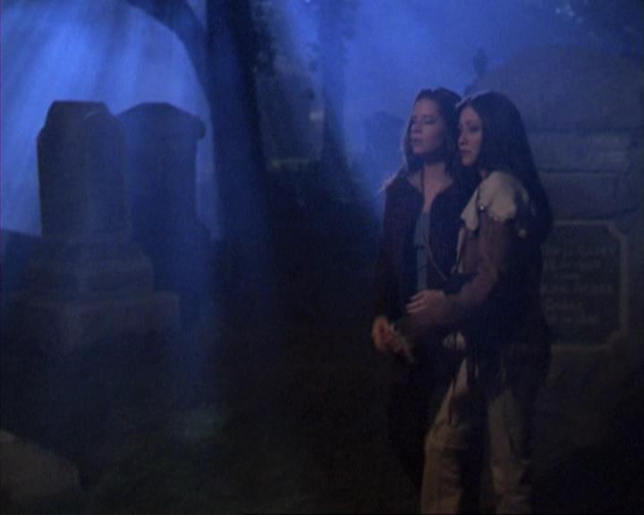 Charmed-Online-dot-net_309SleuthingWithTheEnemy2190.jpg Charmed-Online-dot-net_309SleuthingWithTheEnemy2190.jpg