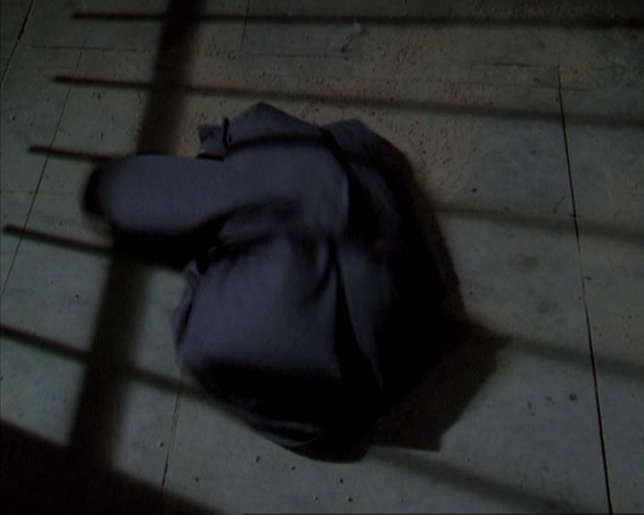 Charmed-Online-dot-net_309SleuthingWithTheEnemy2214.jpg Charmed-Online-dot-net_309SleuthingWithTheEnemy2214.jpg