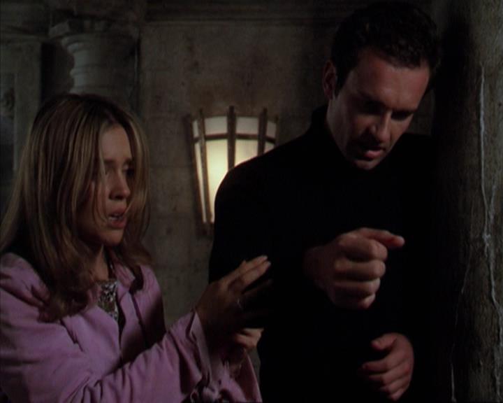 Charmed-Online-dot-net_309SleuthingWithTheEnemy2240.jpg