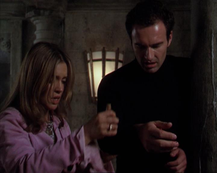 Charmed-Online-dot-net_309SleuthingWithTheEnemy2242.jpg Charmed-Online-dot-net_309SleuthingWithTheEnemy2242.jpg