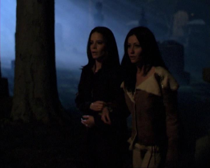 Charmed-Online-dot-net_309SleuthingWithTheEnemy2247.jpg Charmed-Online-dot-net_309SleuthingWithTheEnemy2247.jpg