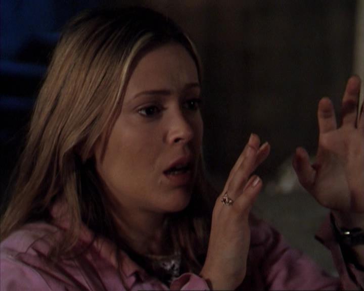 Charmed-Online-dot-net_309SleuthingWithTheEnemy2273.jpg Charmed-Online-dot-net_309SleuthingWithTheEnemy2273.jpg