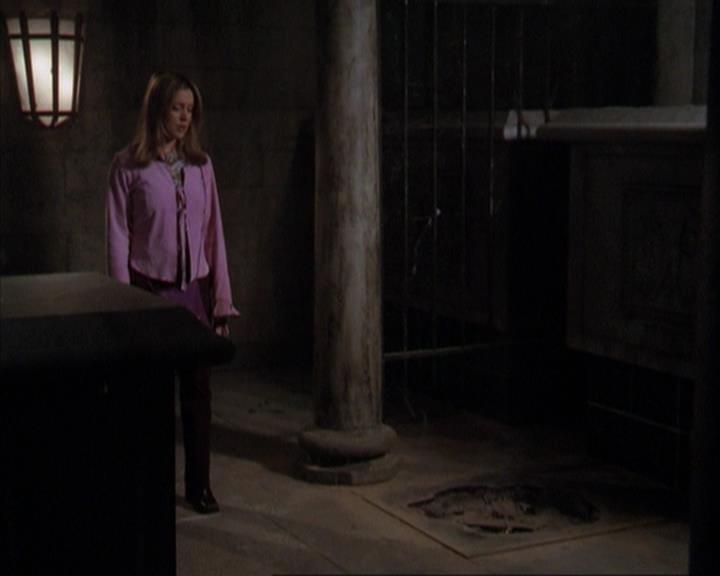 Charmed-Online-dot-net_309SleuthingWithTheEnemy2277.jpg Charmed-Online-dot-net_309SleuthingWithTheEnemy2277.jpg