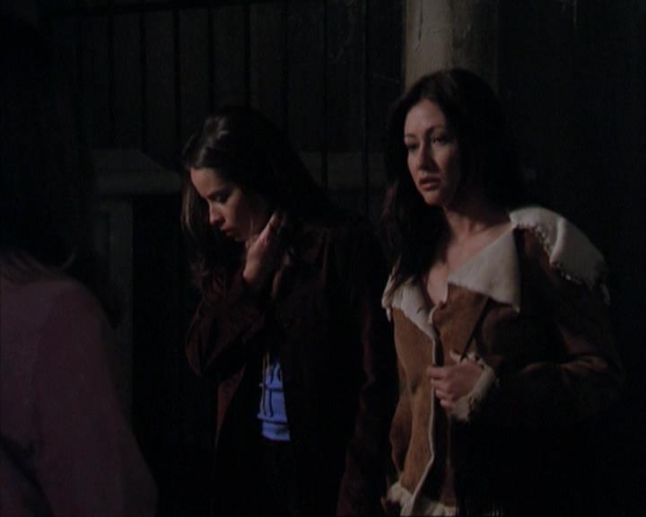Charmed-Online-dot-net_309SleuthingWithTheEnemy2286.jpg Charmed-Online-dot-net_309SleuthingWithTheEnemy2286.jpg