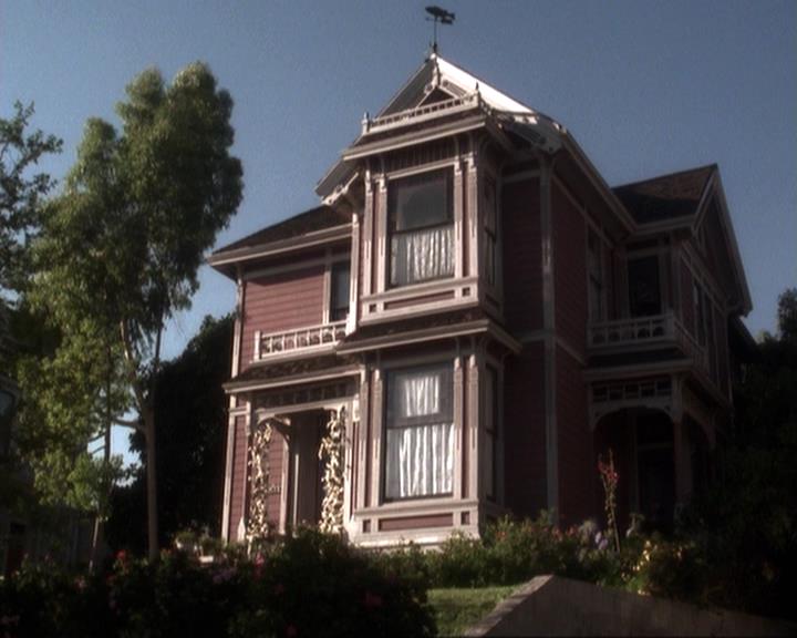Charmed-Online-dot-net_309SleuthingWithTheEnemy2302.jpg Charmed-Online-dot-net_309SleuthingWithTheEnemy2302.jpg
