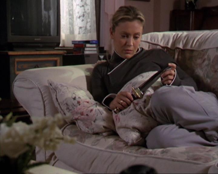 Charmed-Online-dot-net_309SleuthingWithTheEnemy2308.jpg Charmed-Online-dot-net_309SleuthingWithTheEnemy2308.jpg