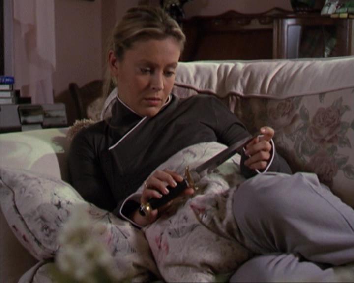 Charmed-Online-dot-net_309SleuthingWithTheEnemy2314.jpg Charmed-Online-dot-net_309SleuthingWithTheEnemy2314.jpg