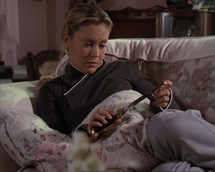 Charmed-Online-dot-net_309SleuthingWithTheEnemy2315.jpg Charmed-Online-dot-net_309SleuthingWithTheEnemy2315.jpg