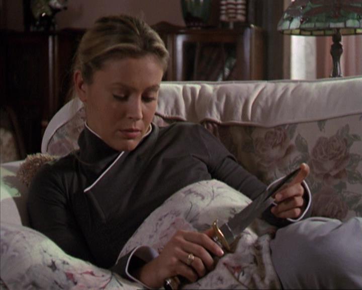 Charmed-Online-dot-net_309SleuthingWithTheEnemy2320.jpg Charmed-Online-dot-net_309SleuthingWithTheEnemy2320.jpg