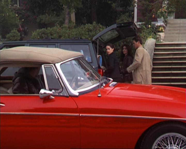 Charmed-Online-dot-309CoyotePiper0450.jpg