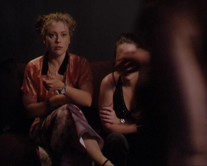 Charmed-Online-dot-310WeAllScreamForIceCream0041.jpg