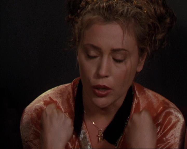 Charmed-Online-dot-310WeAllScreamForIceCream0077.jpg