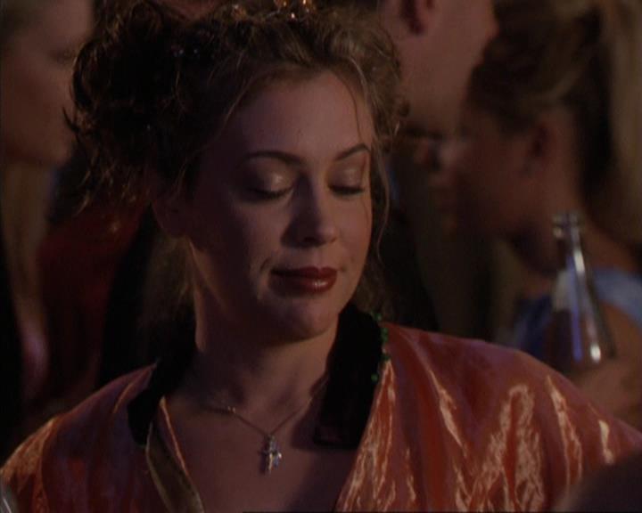 Charmed-Online-dot-310WeAllScreamForIceCream0107.jpg