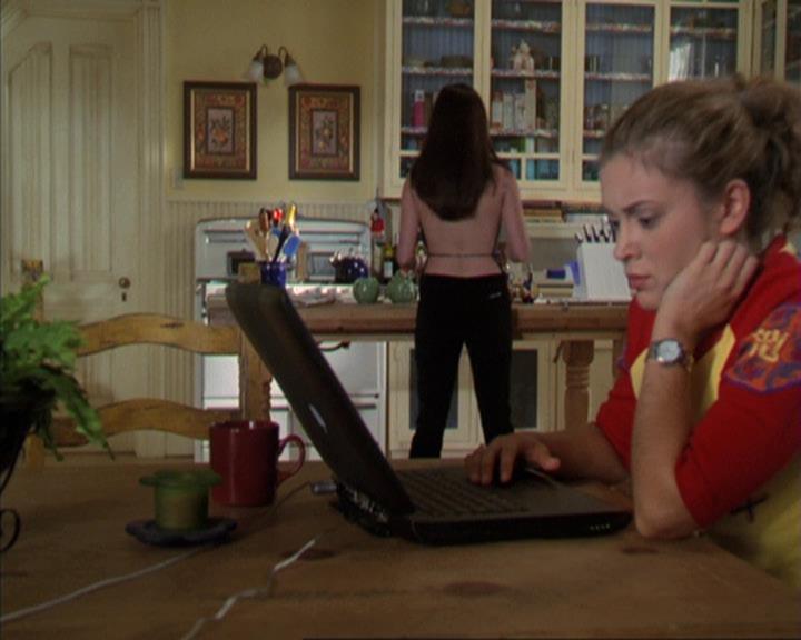 Charmed-Online-dot-310WeAllScreamForIceCream0308.jpg