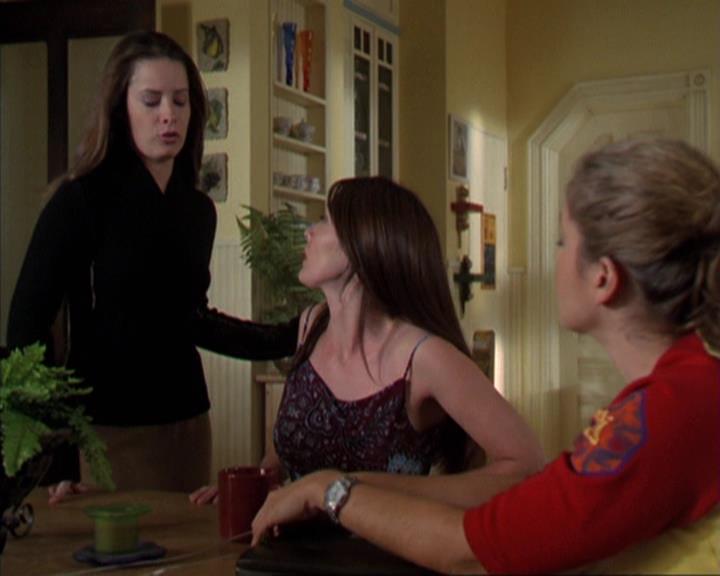 Charmed-Online-dot-310WeAllScreamForIceCream0333.jpg