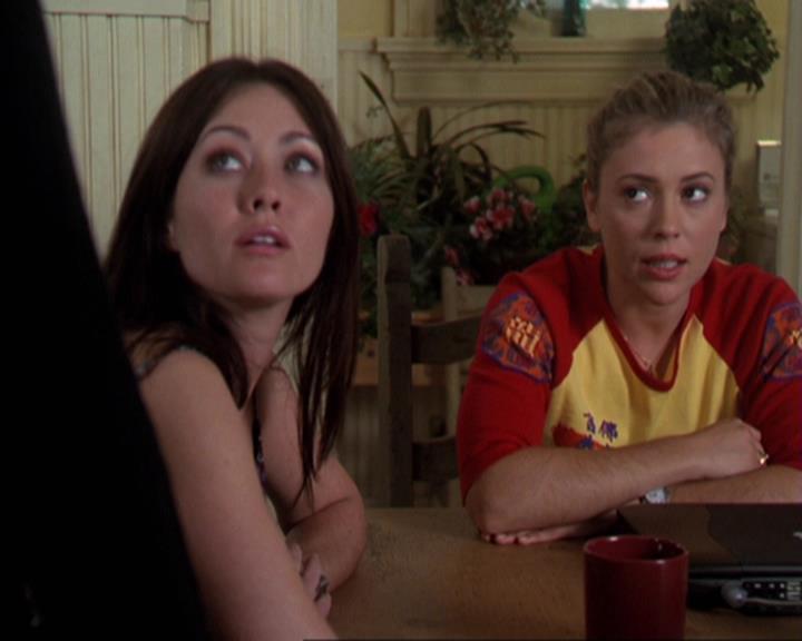Charmed-Online-dot-310WeAllScreamForIceCream0344.jpg