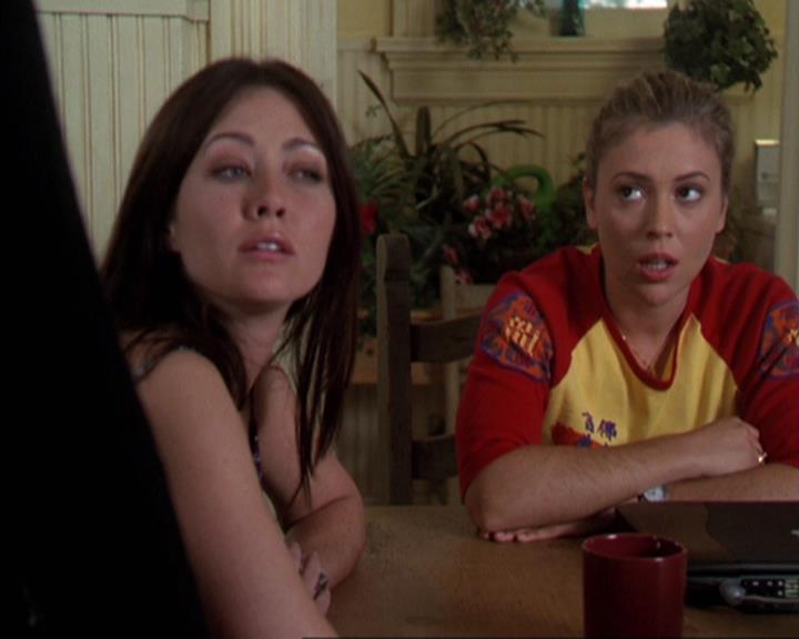 Charmed-Online-dot-310WeAllScreamForIceCream0347.jpg