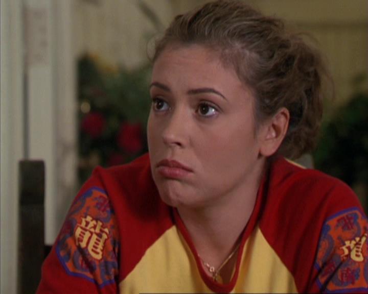 Charmed-Online-dot-310WeAllScreamForIceCream0360.jpg