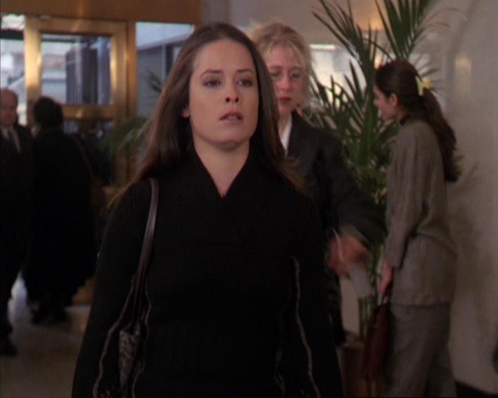 Charmed-Online-dot-310WeAllScreamForIceCream0451.jpg