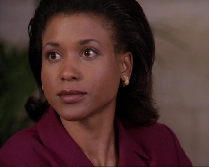 Charmed-Online-dot-310WeAllScreamForIceCream0482.jpg