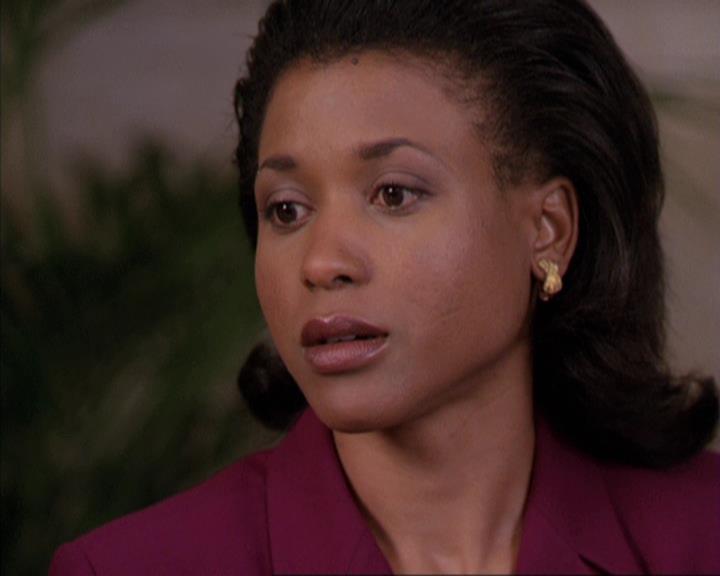 Charmed-Online-dot-310WeAllScreamForIceCream0490.jpg