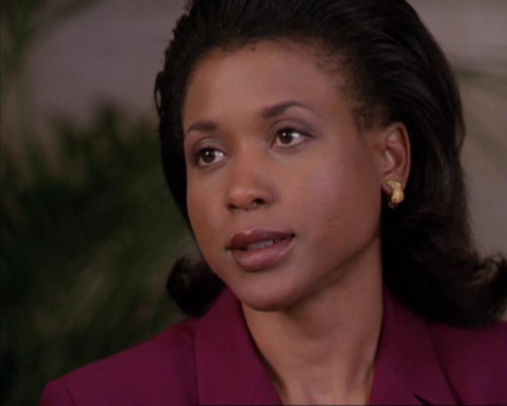 Charmed-Online-dot-310WeAllScreamForIceCream0493.jpg