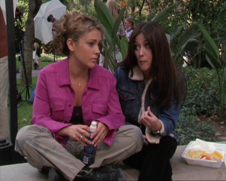 Charmed-Online-dot-310WeAllScreamForIceCream0555.jpg