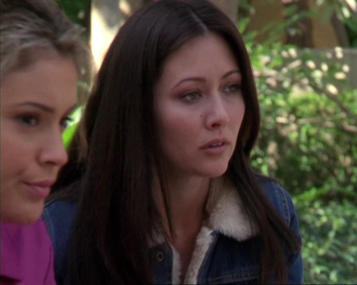 Charmed-Online-dot-310WeAllScreamForIceCream0562.jpg