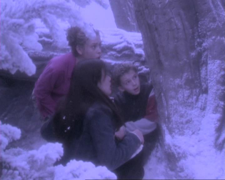 Charmed-Online-dot-310WeAllScreamForIceCream0762.jpg
