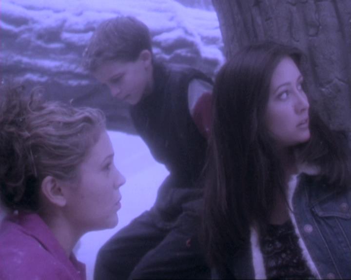 Charmed-Online-dot-310WeAllScreamForIceCream0787.jpg