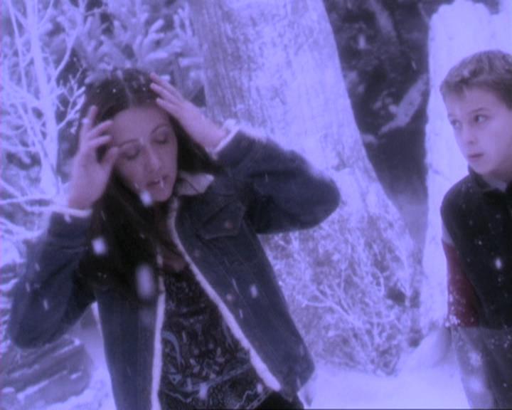 Charmed-Online-dot-310WeAllScreamForIceCream0931.jpg