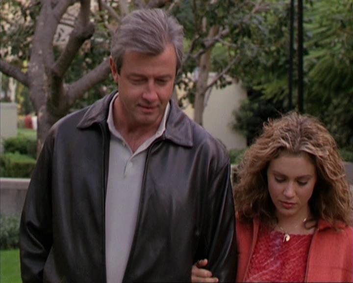 Charmed-Online-dot-310WeAllScreamForIceCream1687.jpg