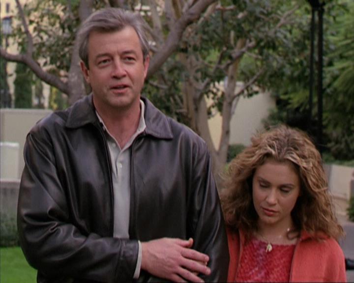 Charmed-Online-dot-310WeAllScreamForIceCream1688.jpg