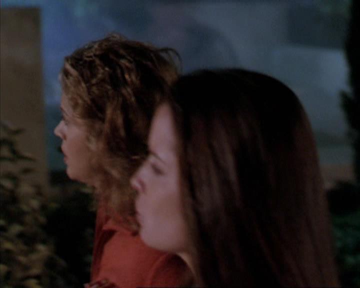 Charmed-Online-dot-310WeAllScreamForIceCream1922.jpg