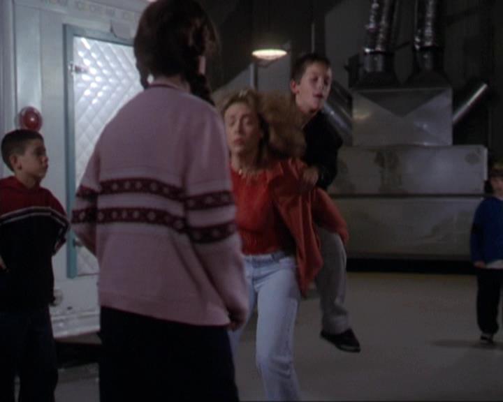 Charmed-Online-dot-310WeAllScreamForIceCream2066.jpg