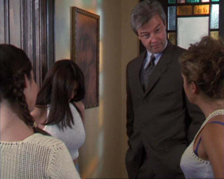 Charmed-Online-dot-310WeAllScreamForIceCream2278.jpg