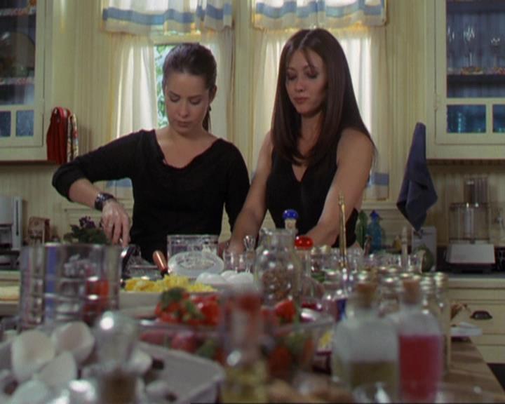 Charmed-Online-dot-311BlindedByTheWhitelighter0002.jpg