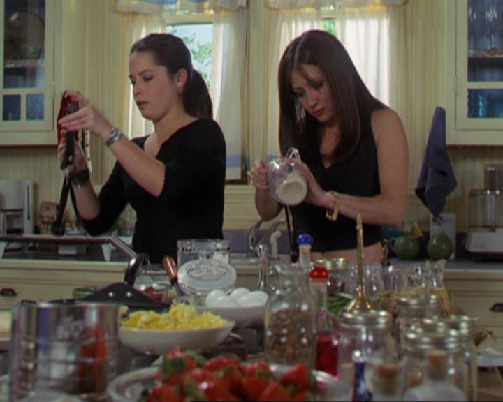 Charmed-Online-dot-311BlindedByTheWhitelighter0004.jpg