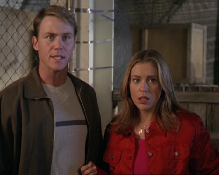 Charmed-Online-dot-311BlindedByTheWhitelighter0922.jpg Charmed-Online-dot-311BlindedByTheWhitelighter0922.jpg