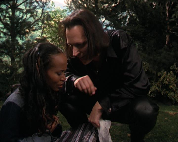 Charmed-Online-dot-311BlindedByTheWhitelighter1325.jpg
