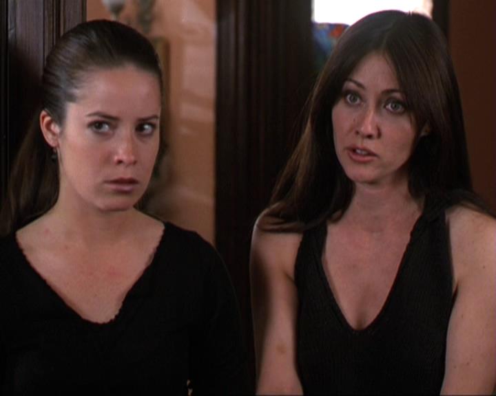 Charmed-Online-dot-311BlindedByTheWhitelighter1347.jpg Charmed-Online-dot-311BlindedByTheWhitelighter1347.jpg