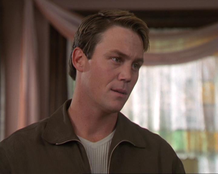 Charmed-Online-dot-311BlindedByTheWhitelighter1522.jpg Charmed-Online-dot-311BlindedByTheWhitelighter1522.jpg