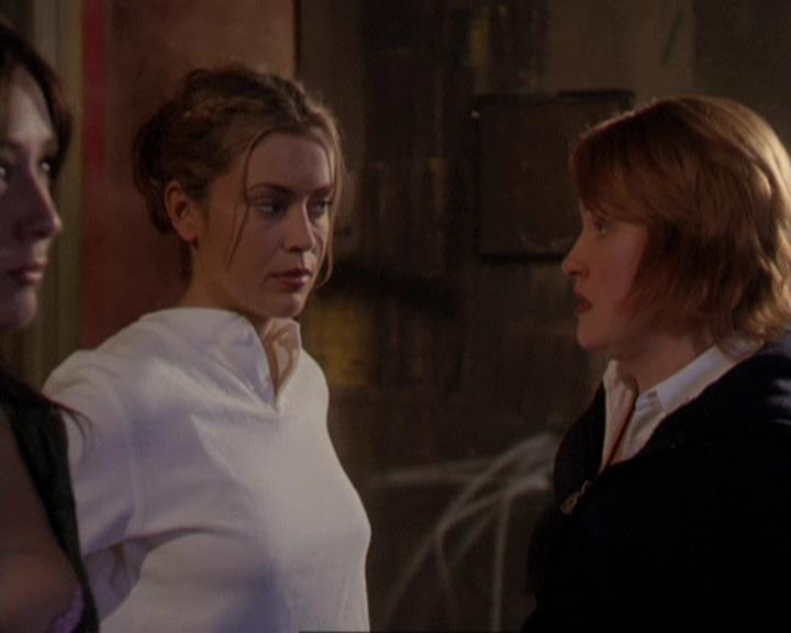 Charmed-Online-dot-311BlindedByTheWhitelighter1629.jpg Charmed-Online-dot-311BlindedByTheWhitelighter1629.jpg